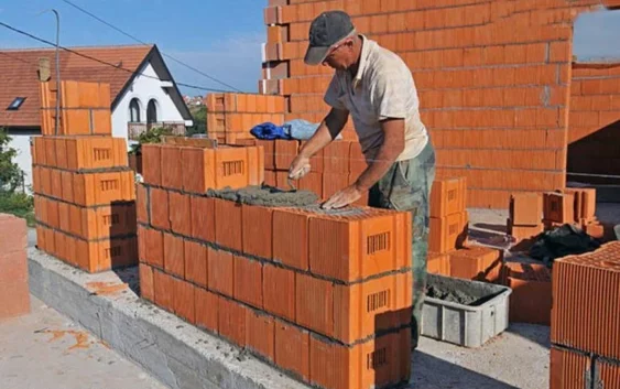 Какие кирпичи подойдут для экономичного строительства
