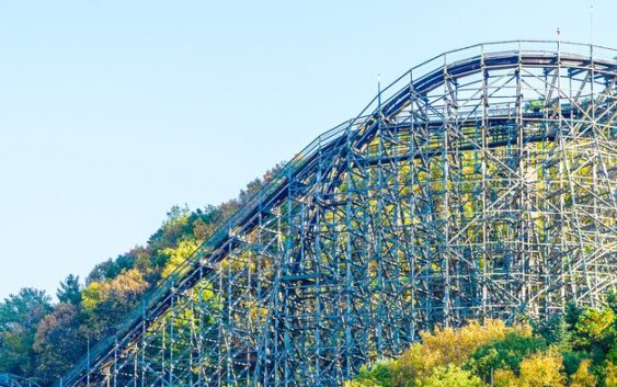 Создание аттракционов в RollerCoaster Tycoon 3