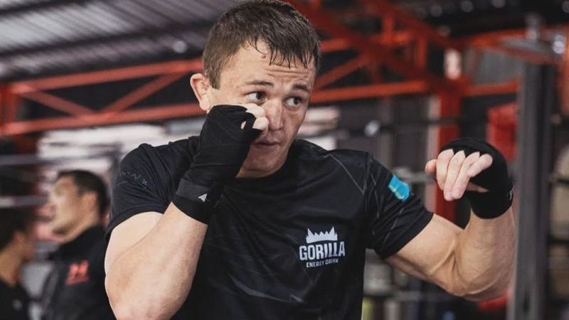 Бекзат Алмахан оформил самый быстрый нокаут Казахстана в UFC