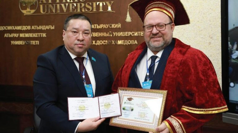 Известному краеведу присвоено звание почётного профессора Атырауского университета