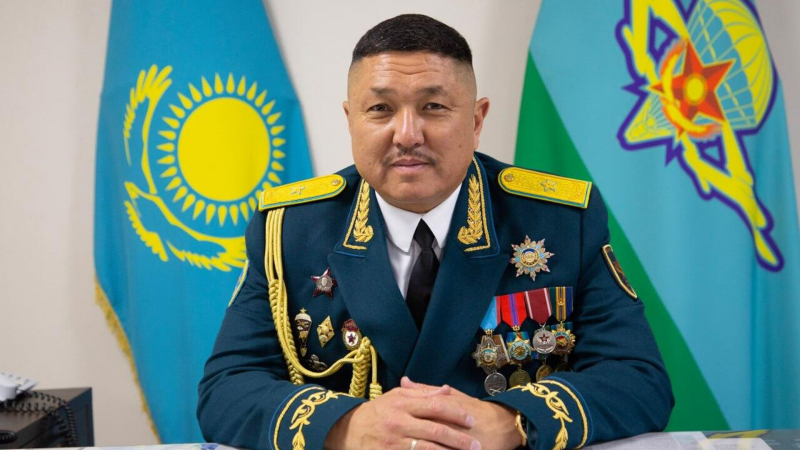 Командующий ДШВ Джумакеев: говорили, в Казахстане не будет десантных войск 