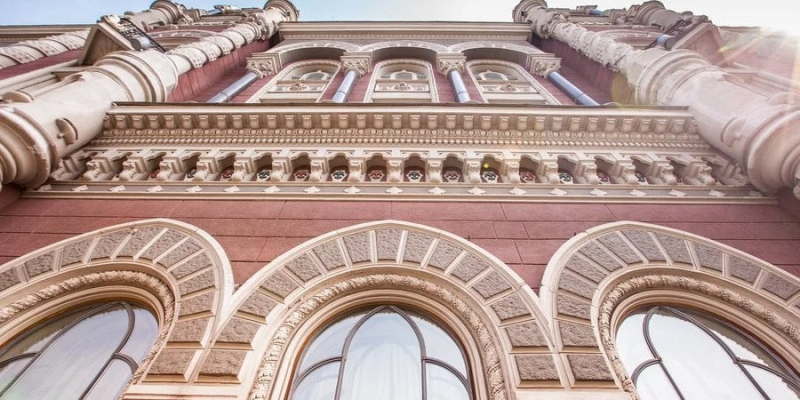 Нацбанк повністю скасував обмеження на&nbsp;продаж готівкової валюти