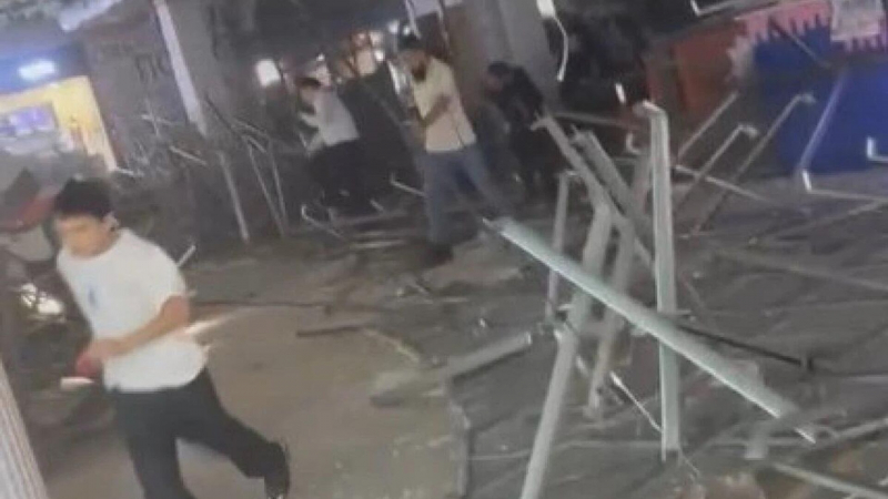 Потолок торгового центра обрушился в Экибастузе 