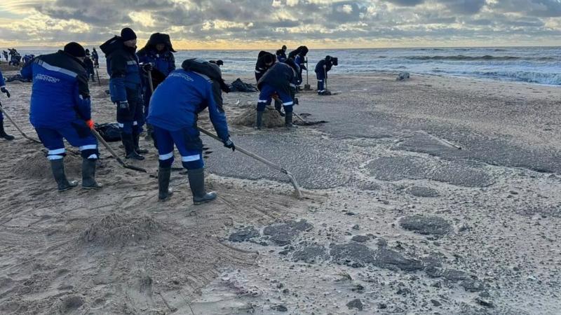 Специалисты КТК вместе с МЧС устраняют аварию в Анапе